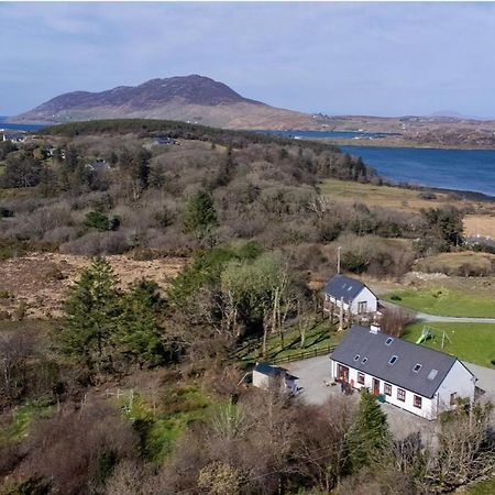 Red Deer Cosy Apartment In Letterfrack Connemara Exteriör bild